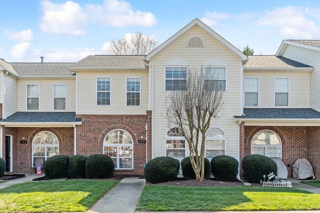 Building Photo - 2120 Piney Brook Rd