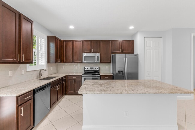 Building Photo - 3111 Waterside Cir