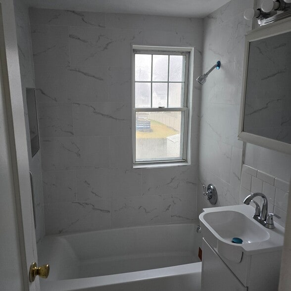 Building Photo - 155 Glenwood Ave