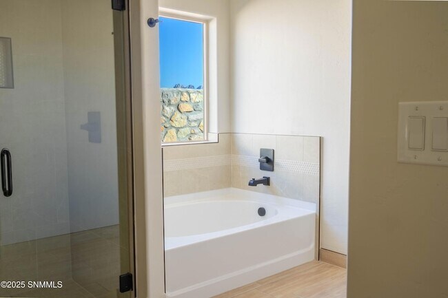 Building Photo - 3614 Paragon St