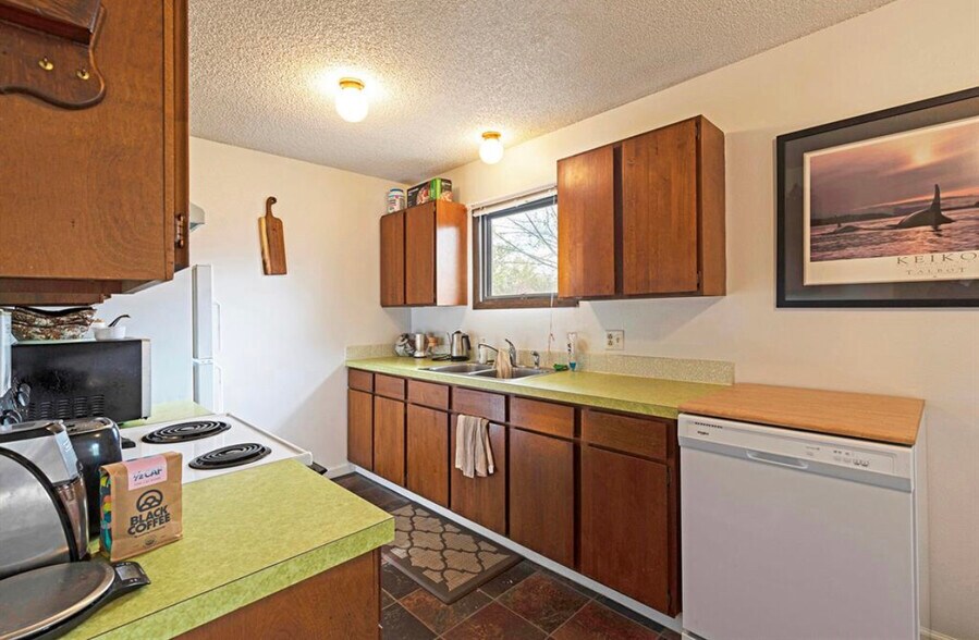 kitchen - 2016 S 13th St W