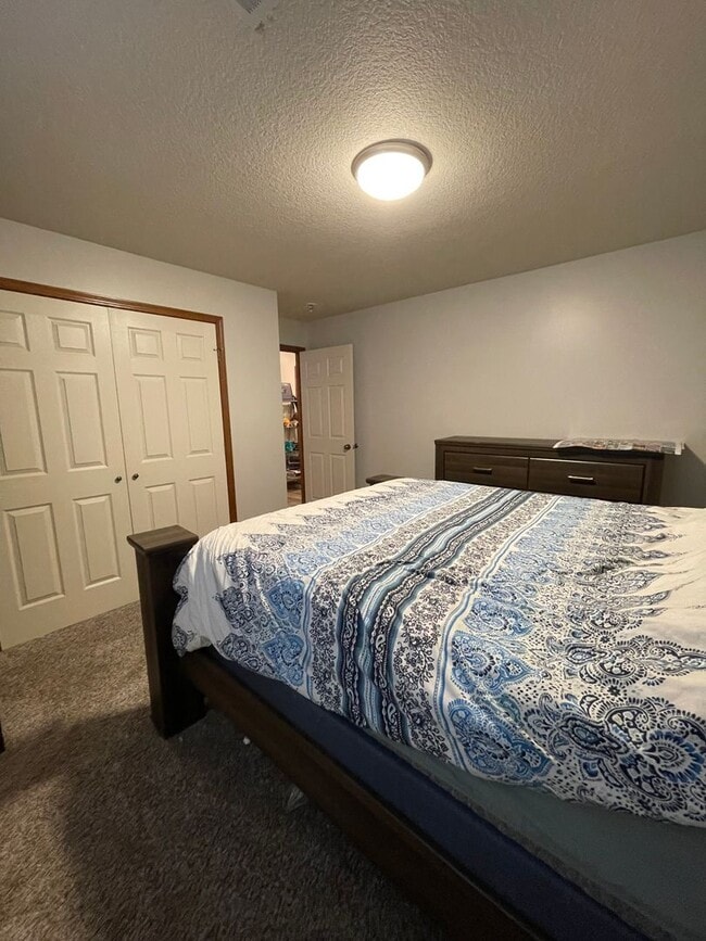 Building Photo - 825 Locharno Dr