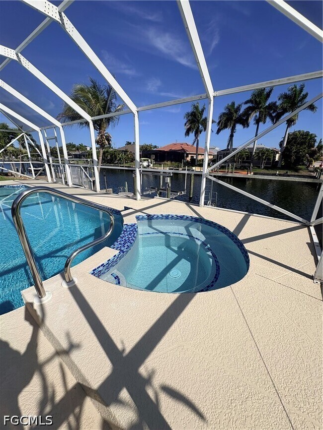 Building Photo - 2823 SW 39th Terrace