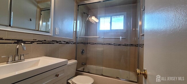 Building Photo - 12 Van Buren Ave