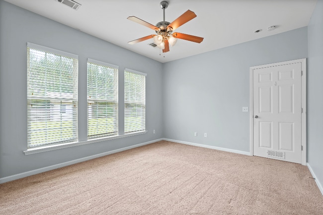 Building Photo - 168 Willow Point Cir