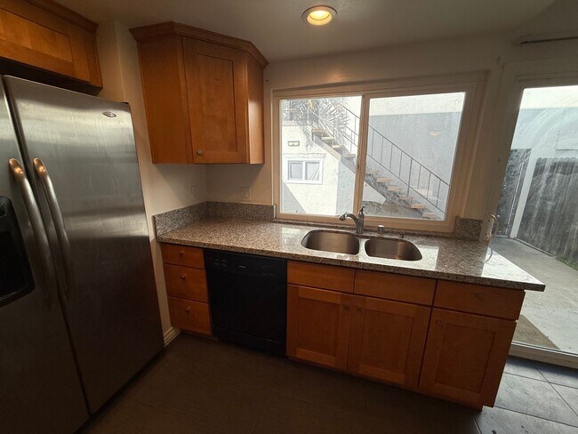 Building Photo - Paradise Manor Condo for lease