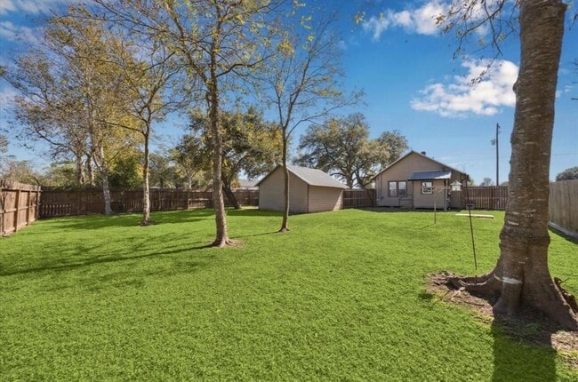 Building Photo - 1317 Columbus Rd