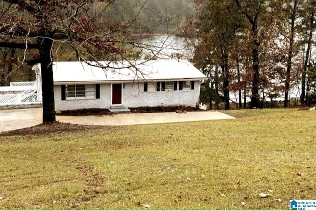 Building Photo - 992 Clear Creek Dr