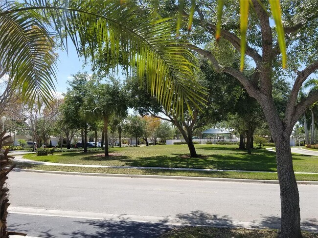 Building Photo - 1527 Palermo Dr