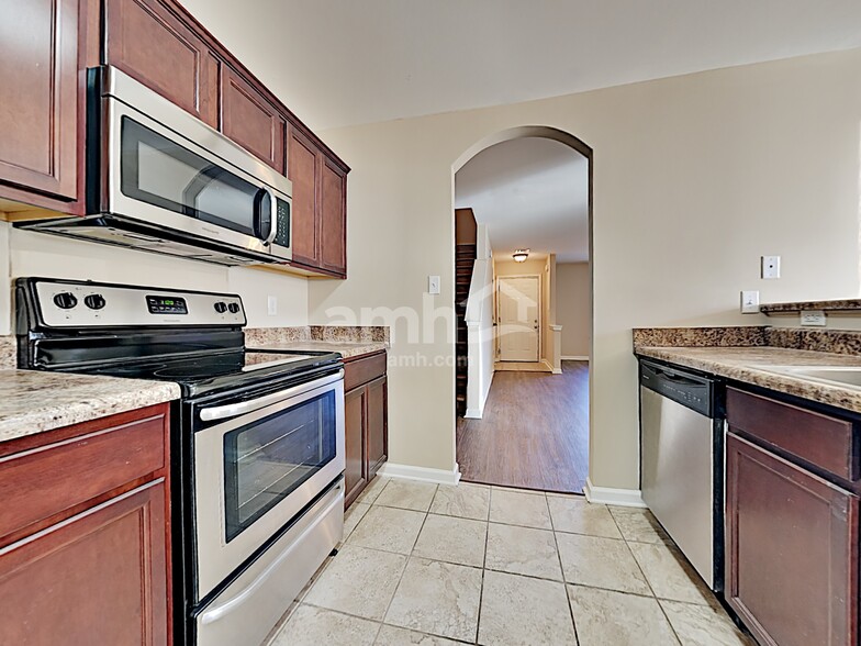 Building Photo - 1229 Carlton Ridge Dr