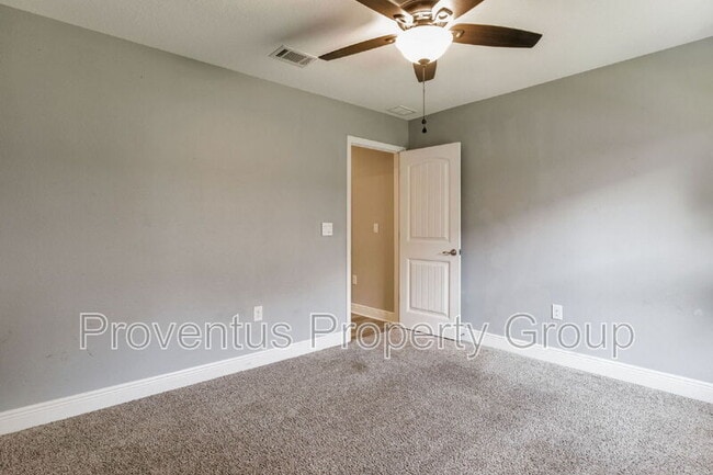 Building Photo - 3111 Hickory St