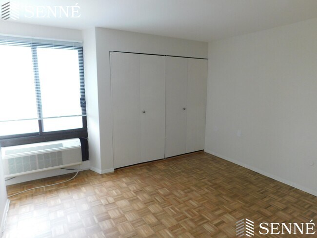 Building Photo - 1105 Massachusetts Ave