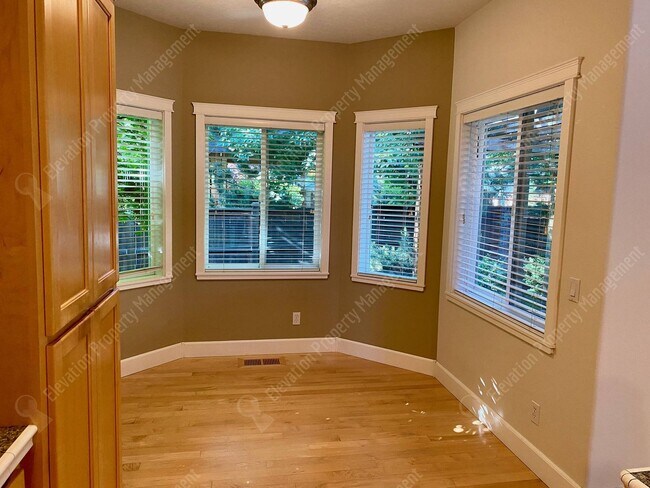 Building Photo - 3-BR 2-BA Boyd Acres Beauty