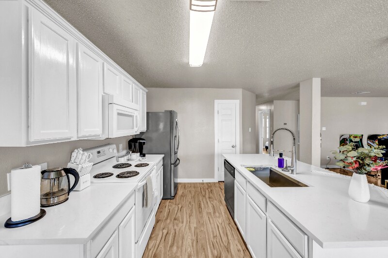Building Photo - 9924 George Washington Dr
