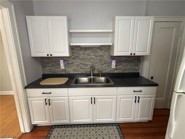 Building Photo - 1671 Lincoln Ave