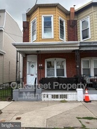 Building Photo - 604 Hunter St