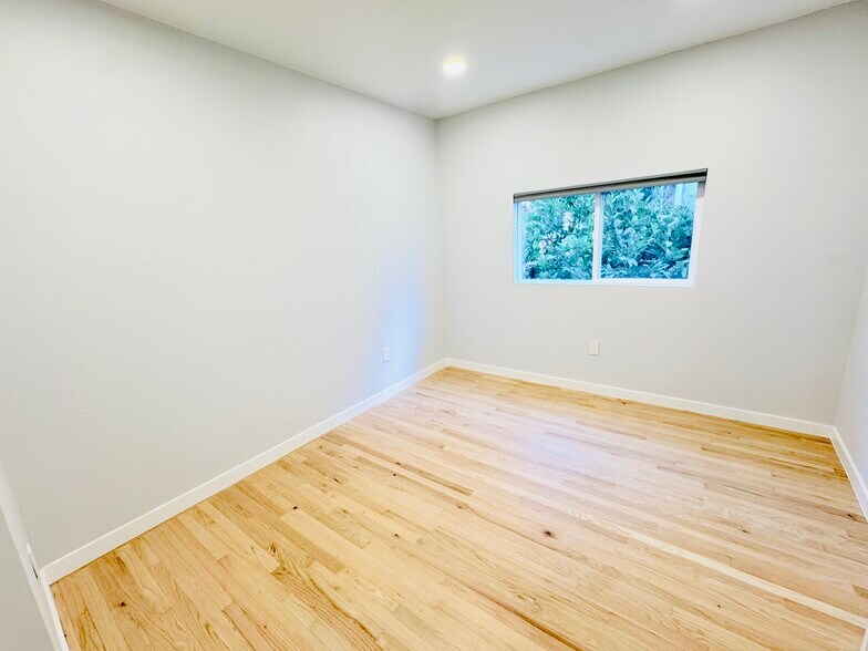Building Photo - 1107 N Downing St
