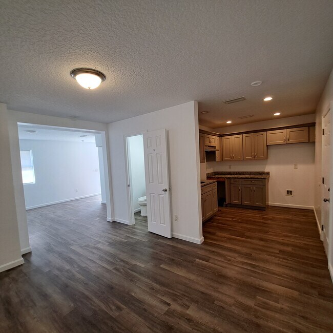 Building Photo - 1987 Erline Dr