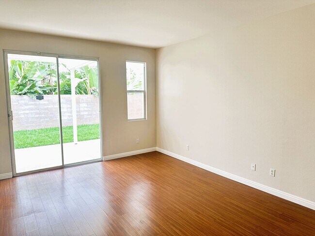 Building Photo - Refreshed Single Family Home in Garden Grove