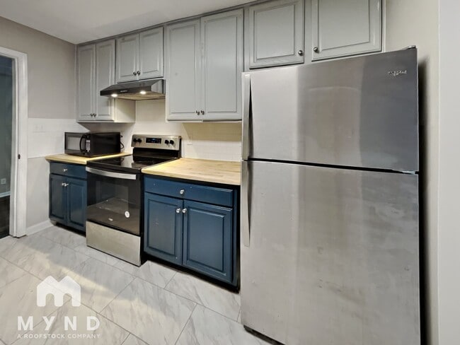 Building Photo - 121 Nicklaus Dr