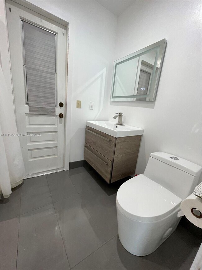 393 La Mancha Ave 393 La Mancha Ave Royal Palm Beach FL 33411