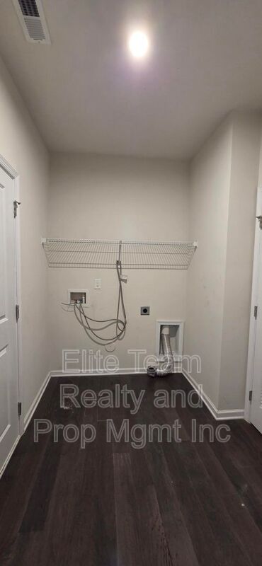 Building Photo - 7347 Raylee Ave SW