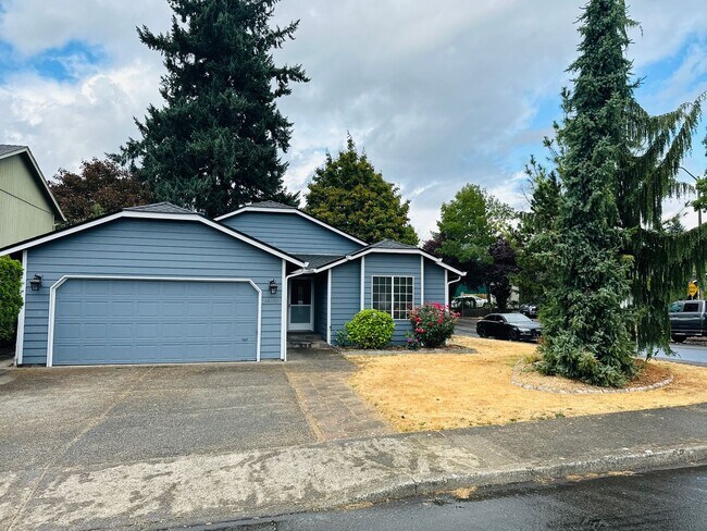 Building Photo - Charmin One Level Home w/ RV Parking