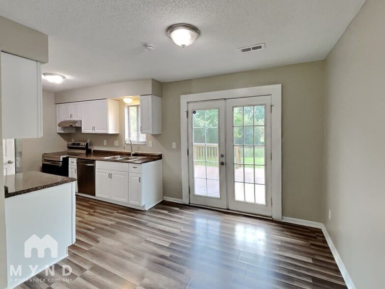 Building Photo - 3035 Falcon Bridge Dr