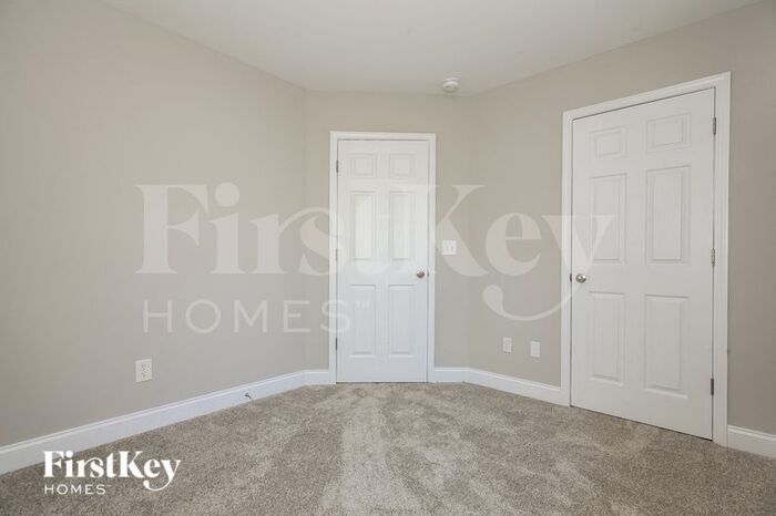 Building Photo - 2537 Terra Dr