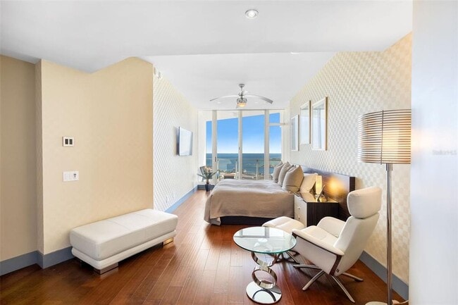 Building Photo - 175 1st St S