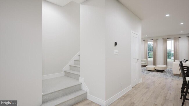 Building Photo - 135 Heyford Dr