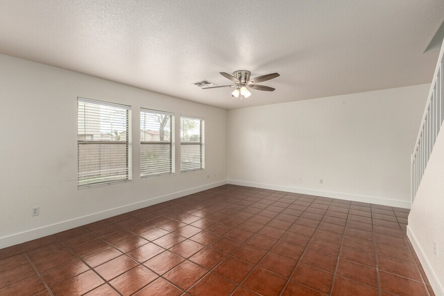 Building Photo - 1043 S San Vincente Ct