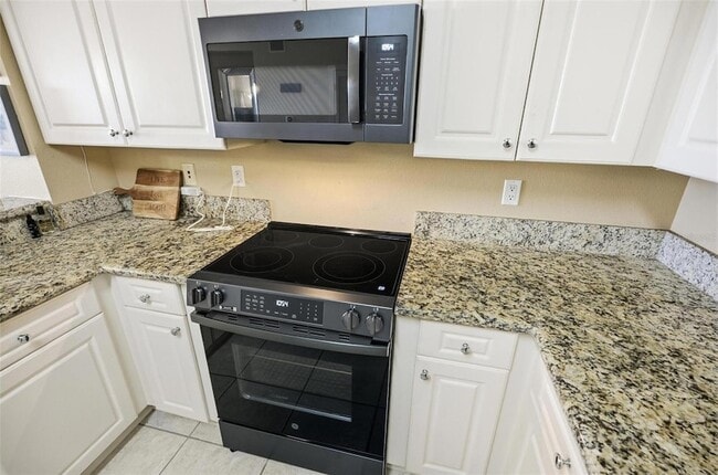 Building Photo - 60 Surfview Dr