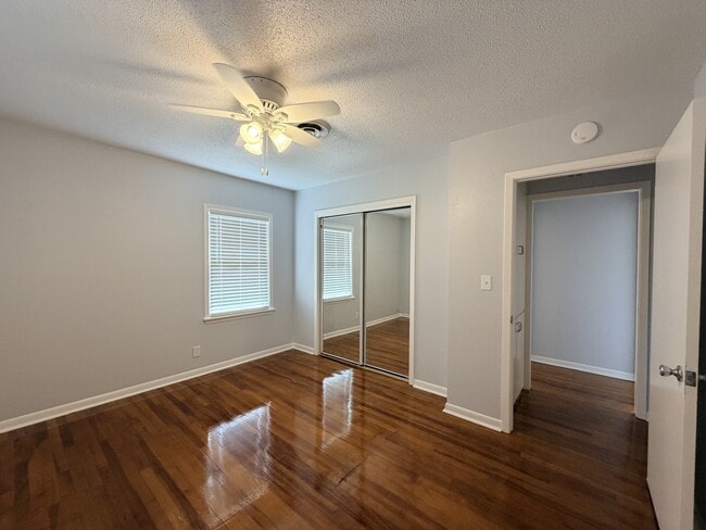 Building Photo - 8206 Vetters Dr