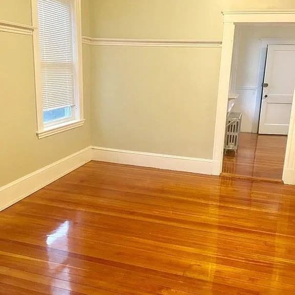 Building Photo - Available NOW! Spacious 3 BED 1 BATH in quiet neighborhood