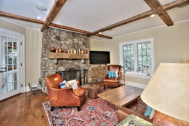 Building Photo - 15 Catamount Rd