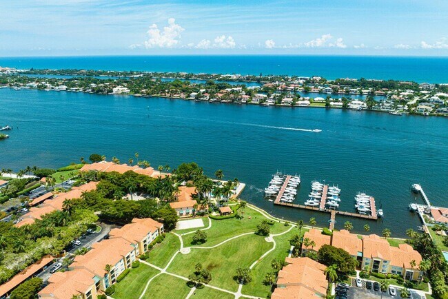 Building Photo - 135 Yacht Club Way