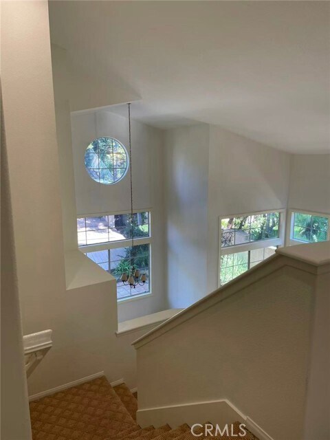 Building Photo - 15 Springbrook Rd