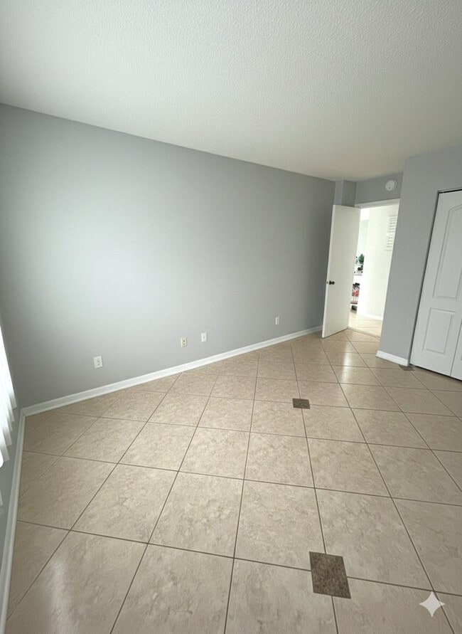 Building Photo - 737 SE 1st Way