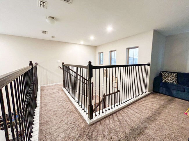 Building Photo - 8723 Shiloh Rock Dr