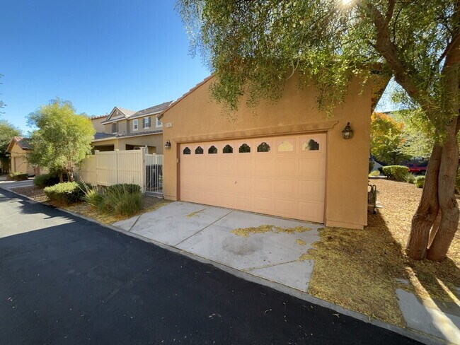 Building Photo - 3156 Via Como