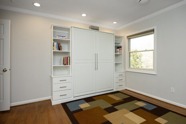 Building Photo - Beautifully renovated large home in CHCCS school district! Available mid-June!