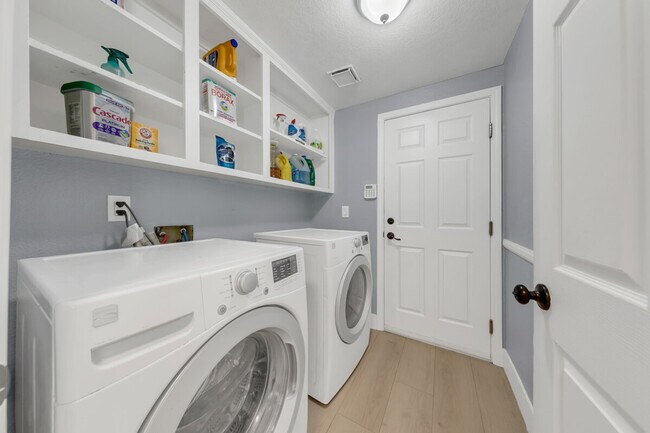 Building Photo - 8004 Caymus Dr