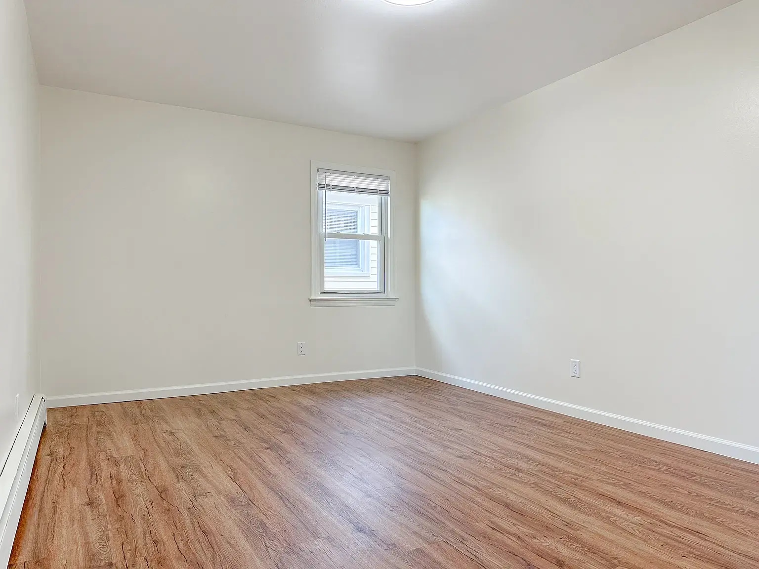 Building Photo - 76 Front St