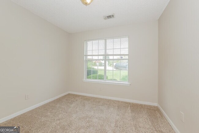 Building Photo - 218 Adam Cir