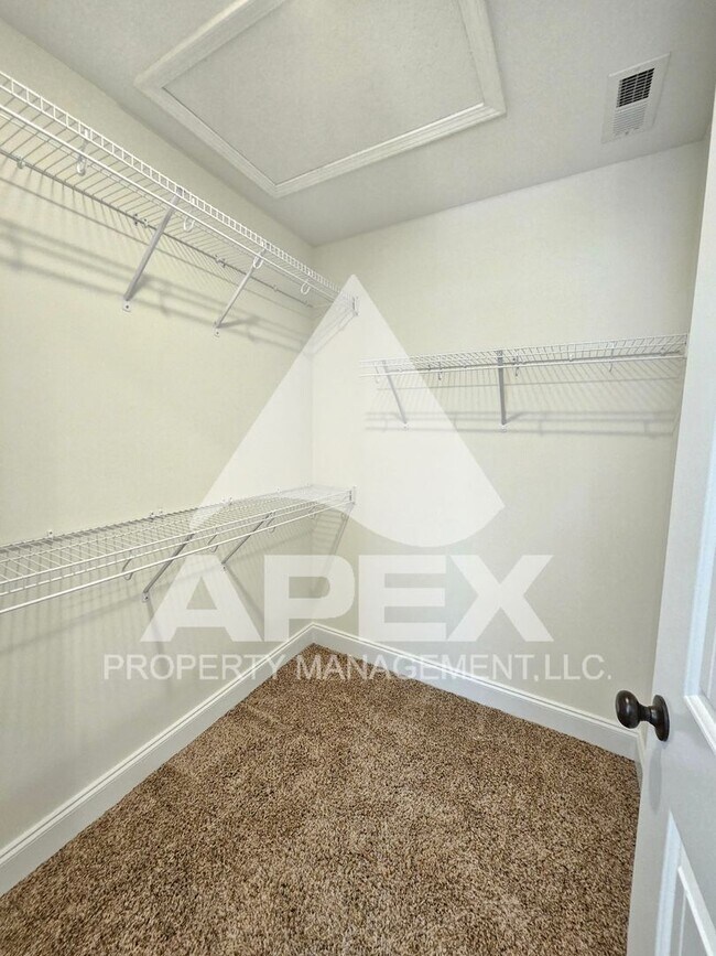 Building Photo - 8029 Poplar Grv Ln