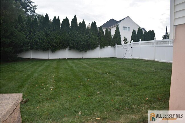 Building Photo - 15 Olsen Ct