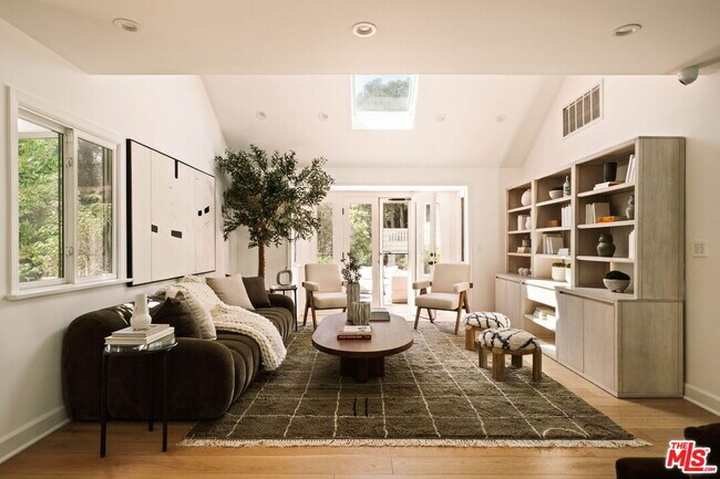 Building Photo - 251 N Layton Dr