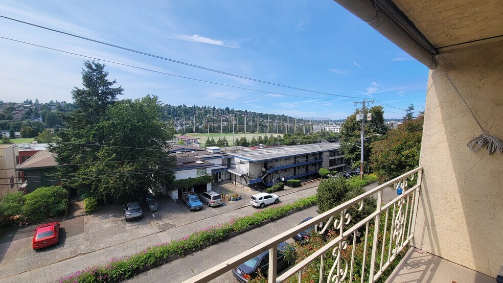 Building Photo - 2625 13th Avenue West