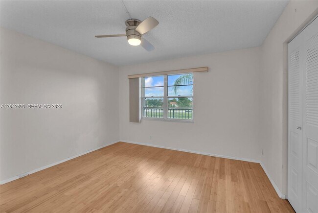 Building Photo - 1000 SW 125th Ave
